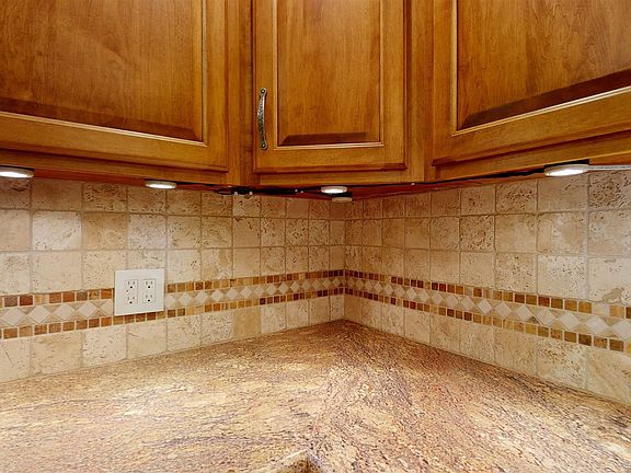4th image of 5031 N Mansfield Dr