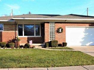 28260 Campbell Dr, Warren, MI 48093