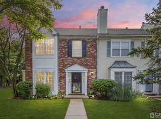 1 Folkstone Ct, North Brunswick, NJ 08902