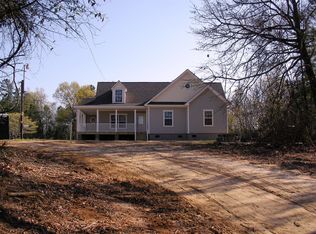 3276 Blossom Rd, Fayetteville, NC 28306