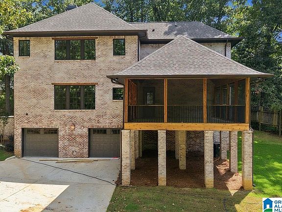 5th image of 2700 Mount Royal Cir