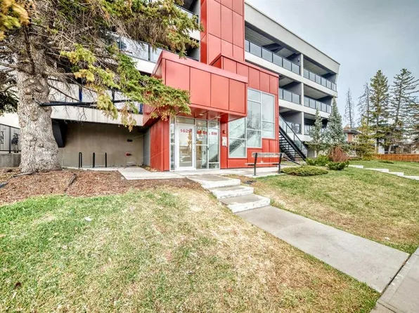 1629 E 38th St SW #303, Calgary, AB T3C 1T8