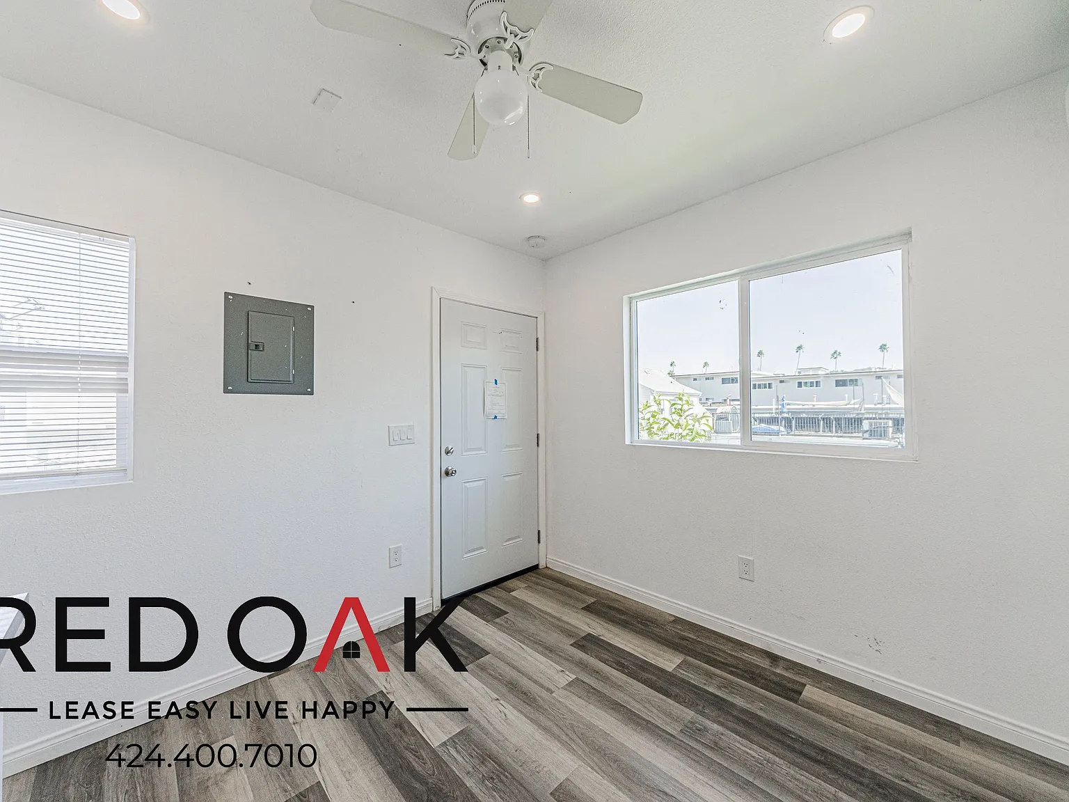 ~1 Month Free~ Stylish Bachelor With Air Conditioning ~ In Highland Park! — Photo 3