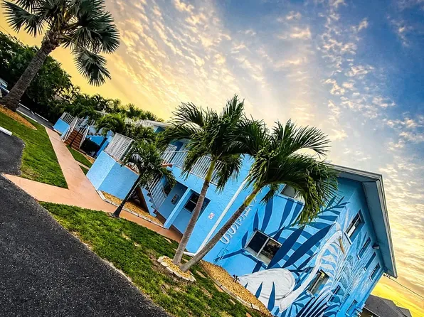 706 SE 13th Ct APT B, Cape Coral, FL 33990