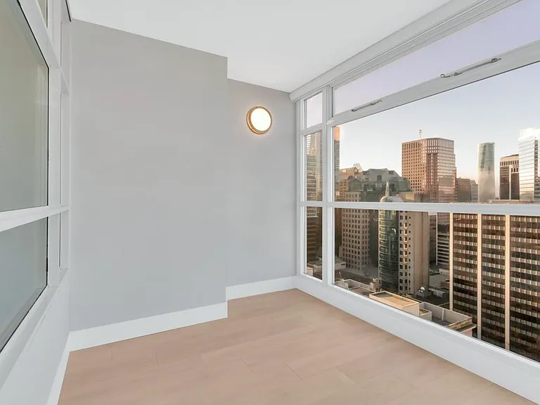 438 Seymour St #2503 — Photo 10