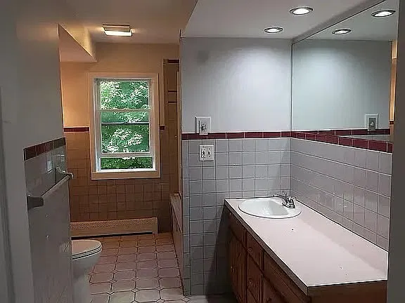 4 bed, $2,300 — Photo 3