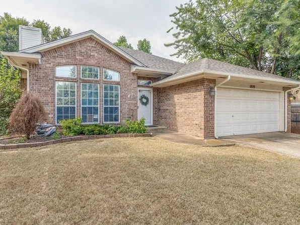 1020 Pruett Dr, Edmond, OK 73003