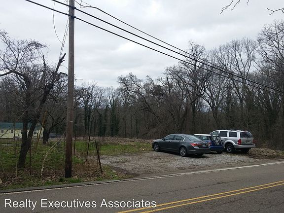 2nd image of 2831 Island Home Ave