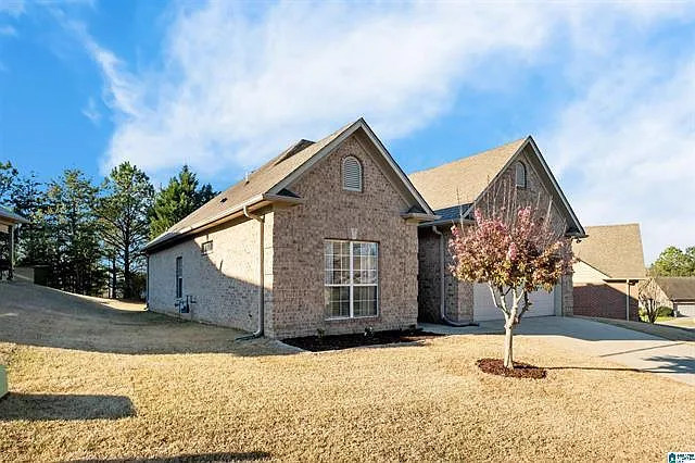 2931 Summit Dr — Photo 18