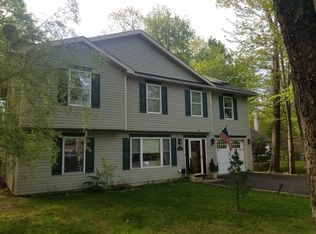 1057 Salamanca Dr, Tobyhanna, PA