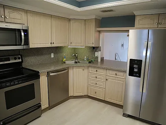9395 Pennsylvania Ave #7 — Photo 6