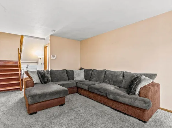 8853 North Swan ROAD #G, Milwaukee, WI 53224