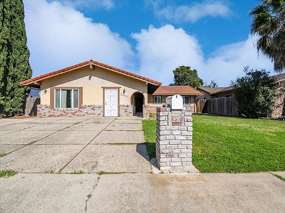 2nd image of 2455 Jilla Dr