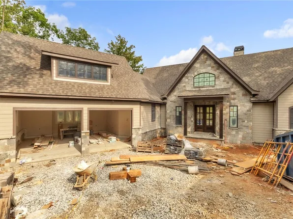 909 Woodlake Way, Salem, SC 29676