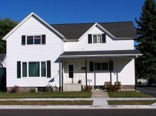 1320 Armstrong St, Marinette, WI 54143