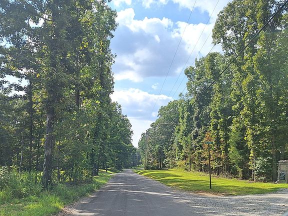 4th image of 8385 Oak Springs Rd