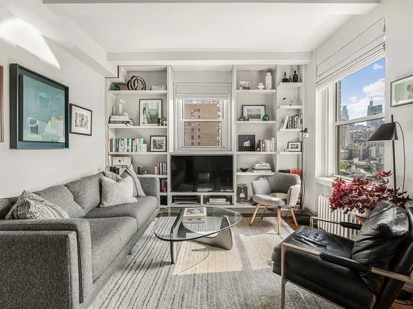365 W 20th St APT 10A, Manhattan, NY 10011