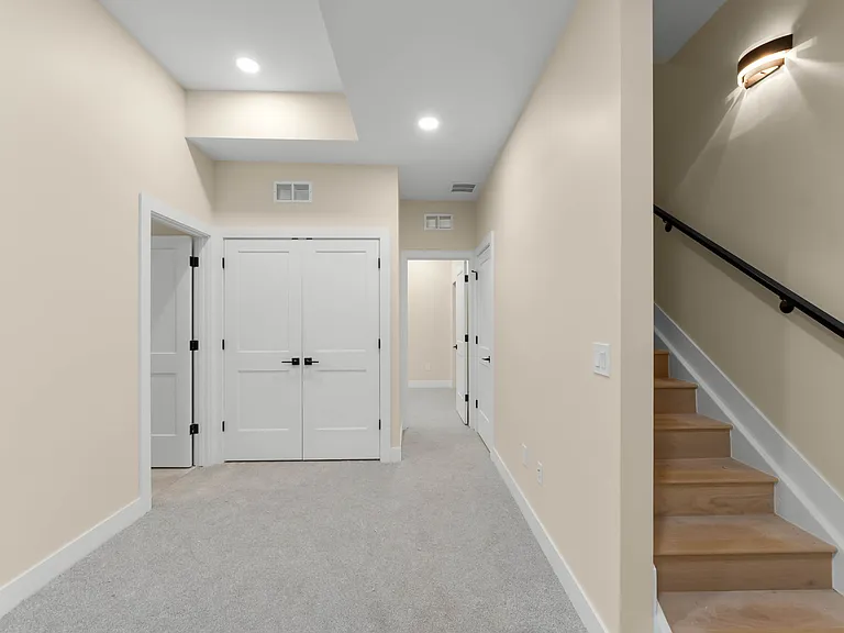 3463 Lawrence St — Photo 17