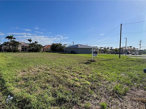 2nd image of 2107 SW 48th Ter