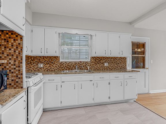 3rd image of 7049 Perke Dr