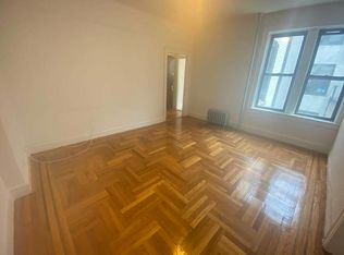 27-20 23rd St #3F, Astoria, NY 11102