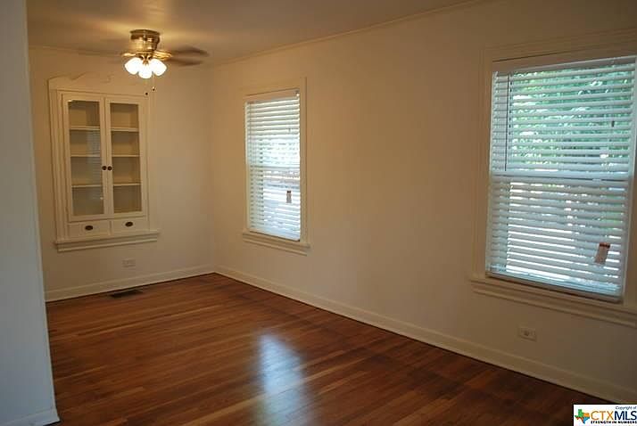 1st image of 1302 W San Antonio St