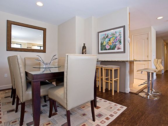 5th image of 26 W Broadway Blvd #603