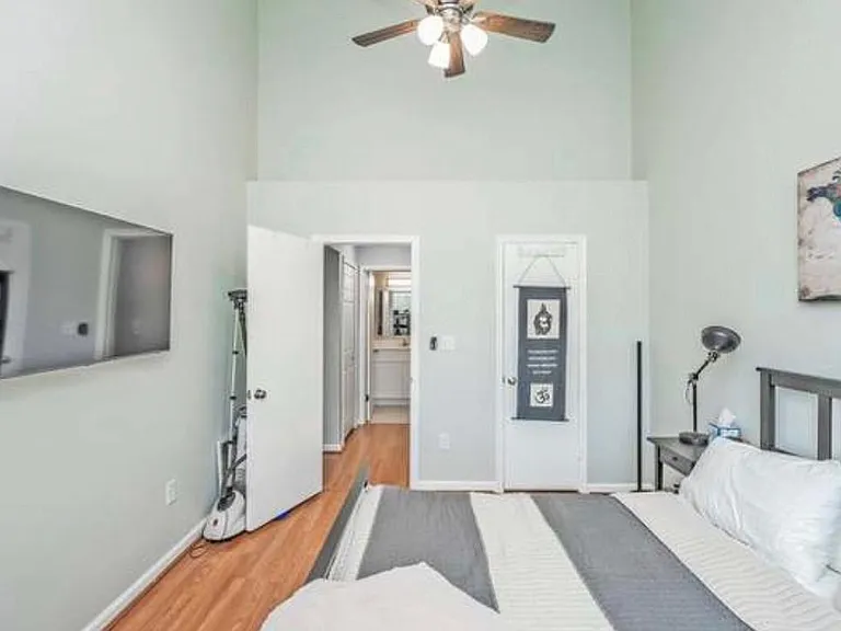 6904 Mary Caroline Cir #J — Photo 19