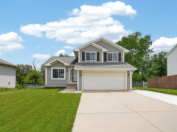 485 Fawn Cir, Pleasant Hill, IA 50327