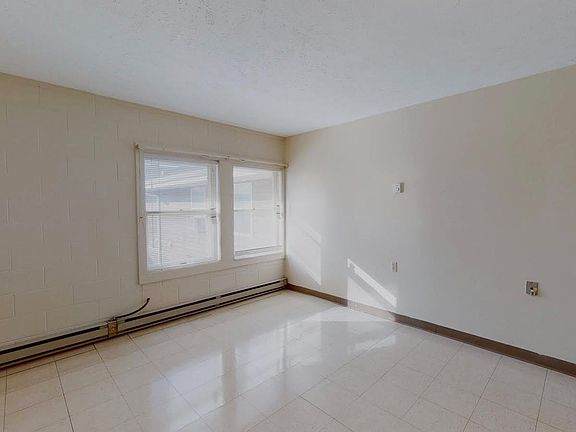 3rd image of 710 W Dakota Ave APT 215