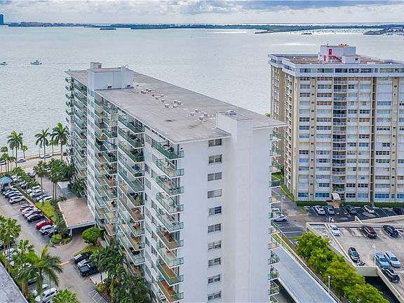 3rd image of 1408 Brickell Bay Dr APT 618