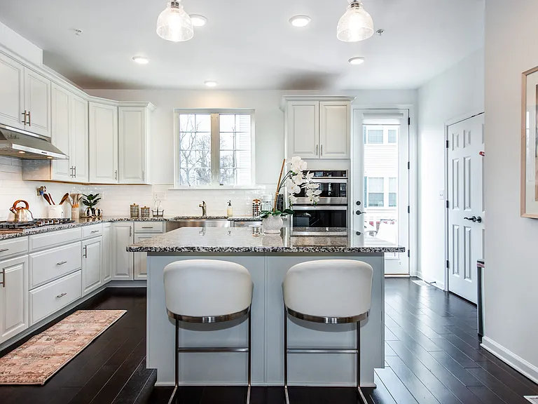 33 Landmark Ln — Photo 8