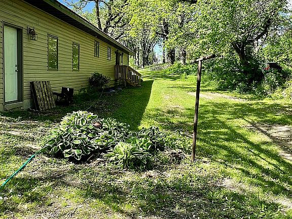 Lots of green spaces 
