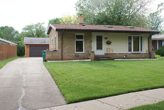 1st image of 726 S Chase Ln
