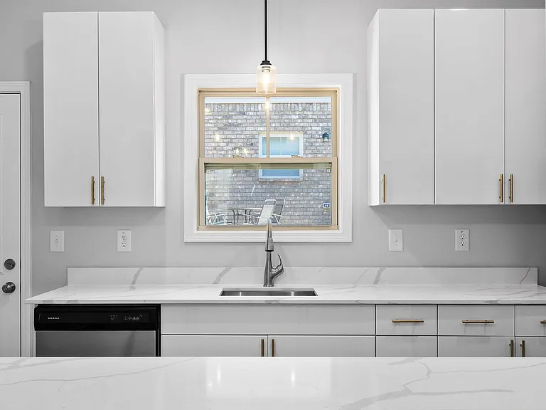 360 Luxury Townhomes — Photo 27