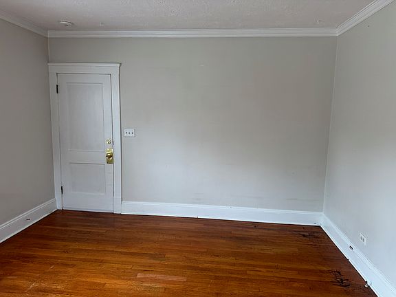 Front room/living room by front door