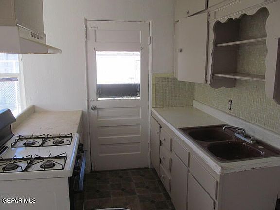 3rd image of 2527 Federal Ave