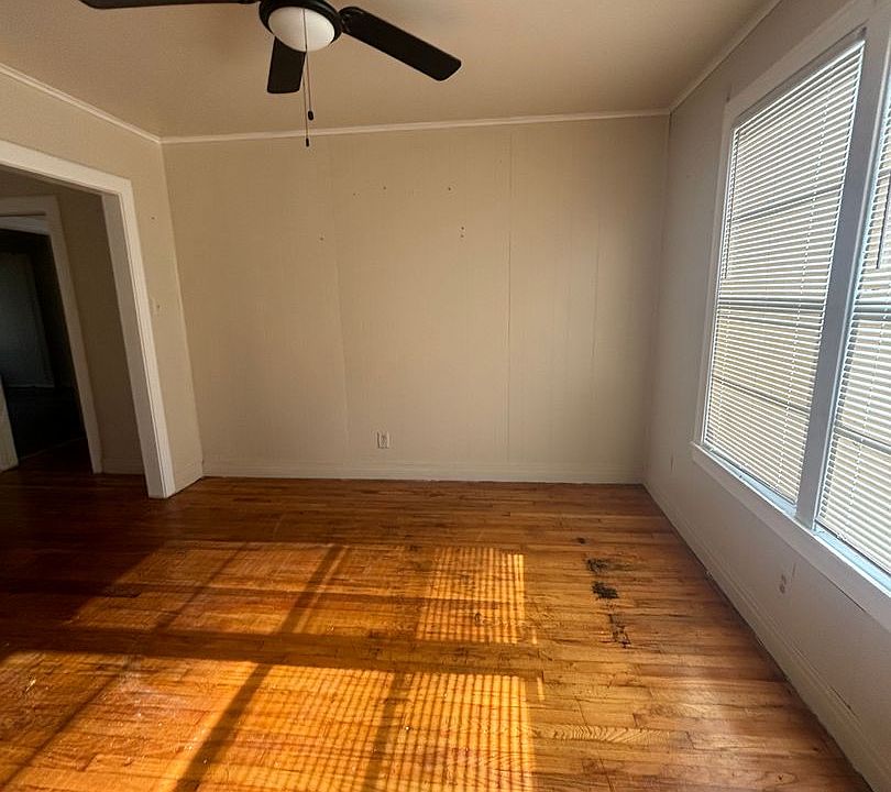 2nd image of 3521 Frederick St