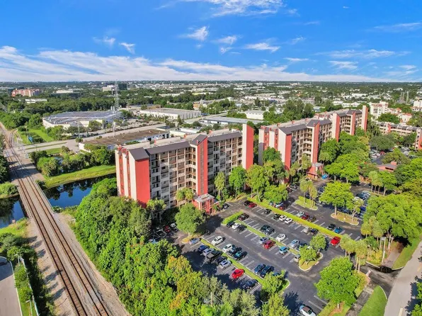 2200 S Cypress Bend Drive #601, Pompano Beach, FL 33069