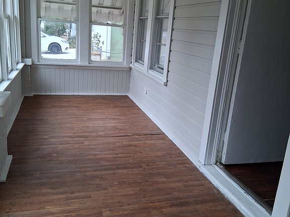 4th image of 1445 W 15th St