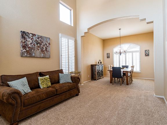 4th image of 1005 E Silverwood Dr