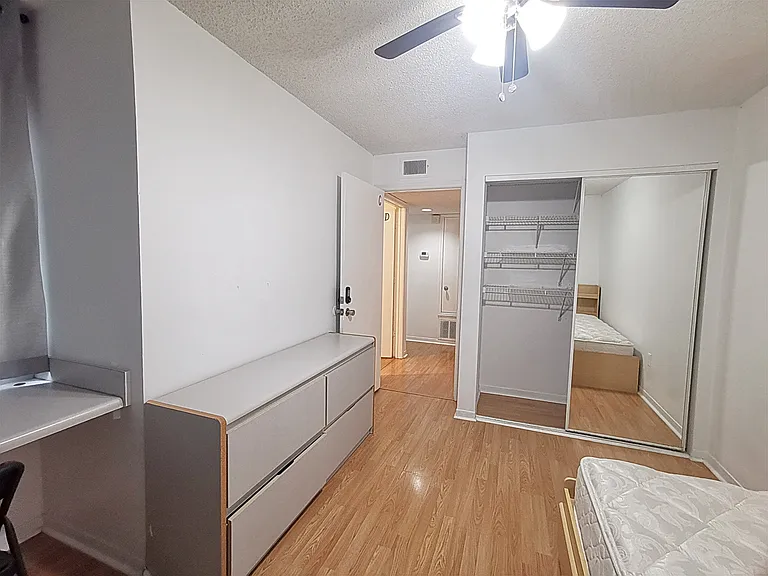 2601 SW Archer Rd #G327 — Photo 16