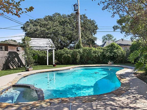 4th image of 5551-53 Rosemary Pl