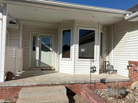 5th image of 2203 Woodfield Dr