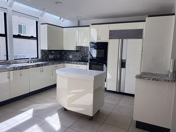 4th image of 7597 Eads Ave
