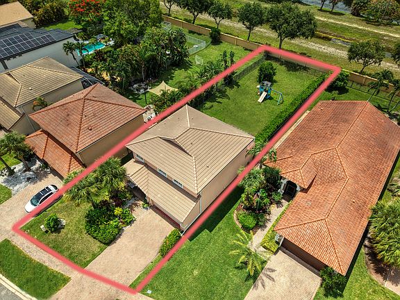 2nd image of 149 Bellezza Terrace