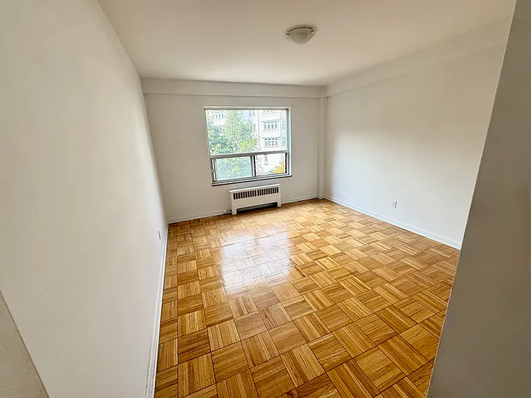 1603 Bathurst St — Photo 14