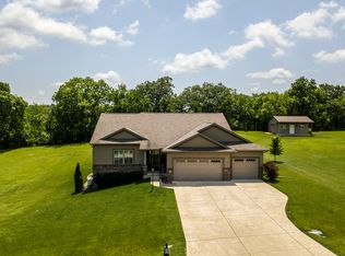 8 Southern Pass Dr, Kappa, IL 61738