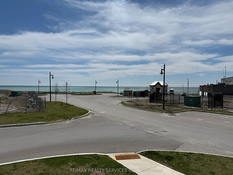 50 Lakebreeze Dr #229 — Photo 7