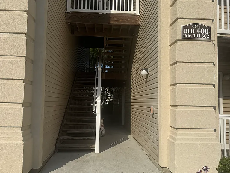 400 Egret Lndg #202 — Photo 1